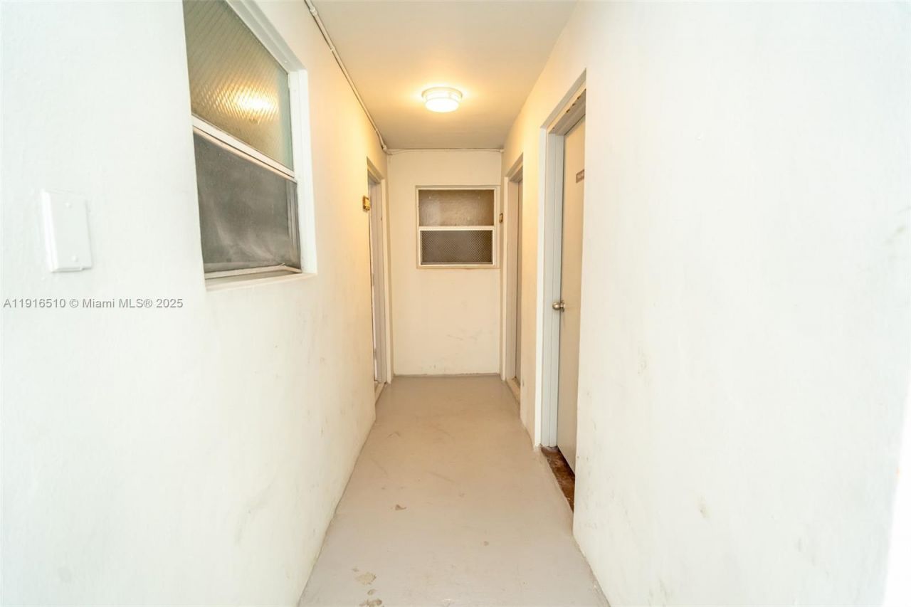 3527 NE 168th St, Unit 301, North Miami Beach, FL 33160 Photo