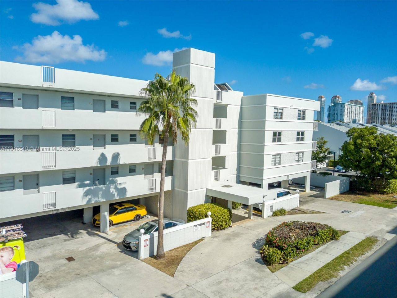 3527 NE 168th St, Unit 301, North Miami Beach, FL 33160 Photo