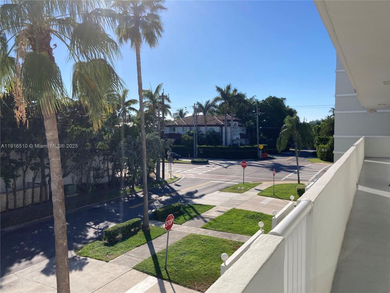 3527 NE 168th St, Unit 301, North Miami Beach, FL 33160 Photo