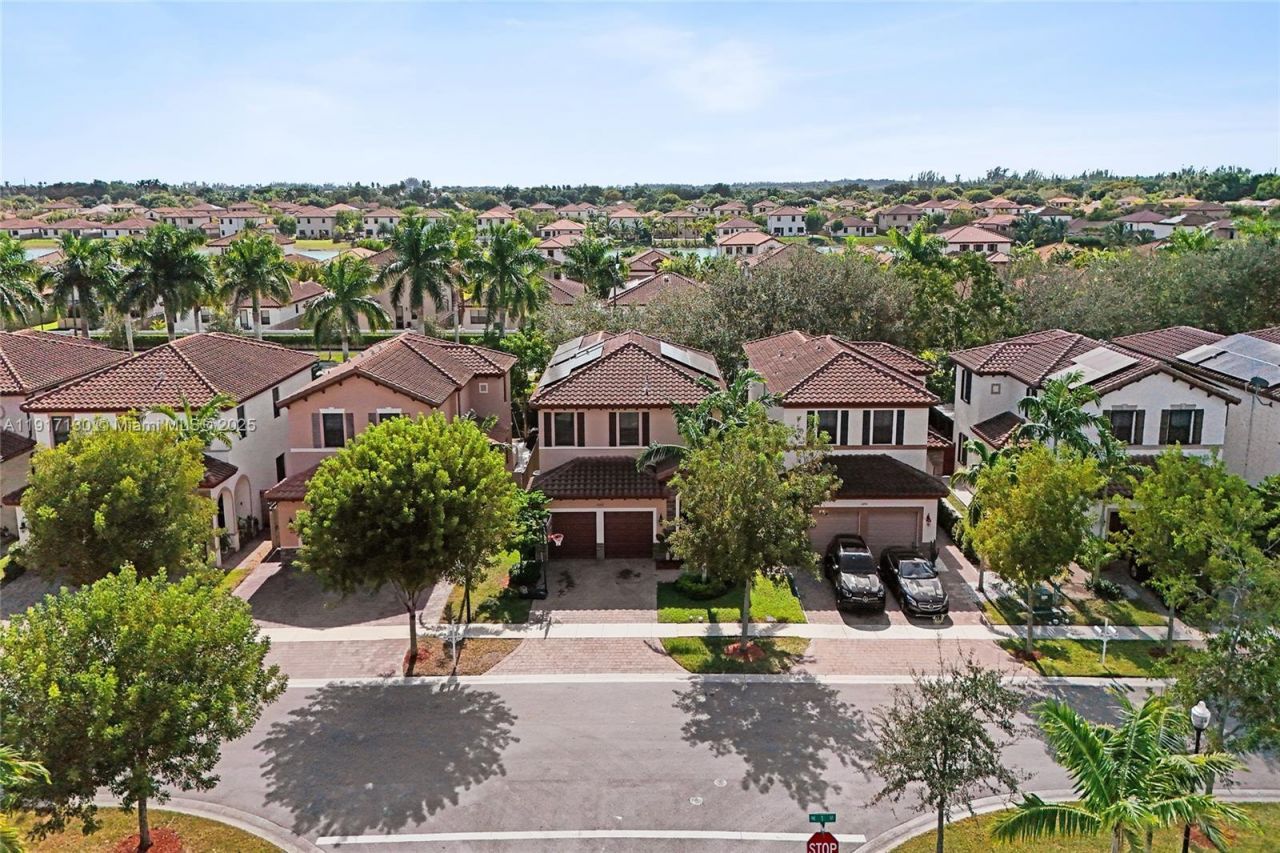 2502 NE 1st St, Homestead, FL 33033 Photo