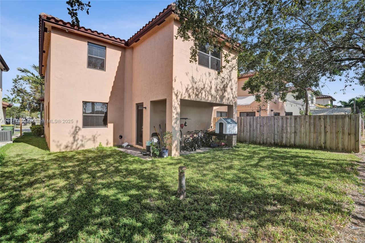 2502 NE 1st St, Homestead, FL 33033 Photo