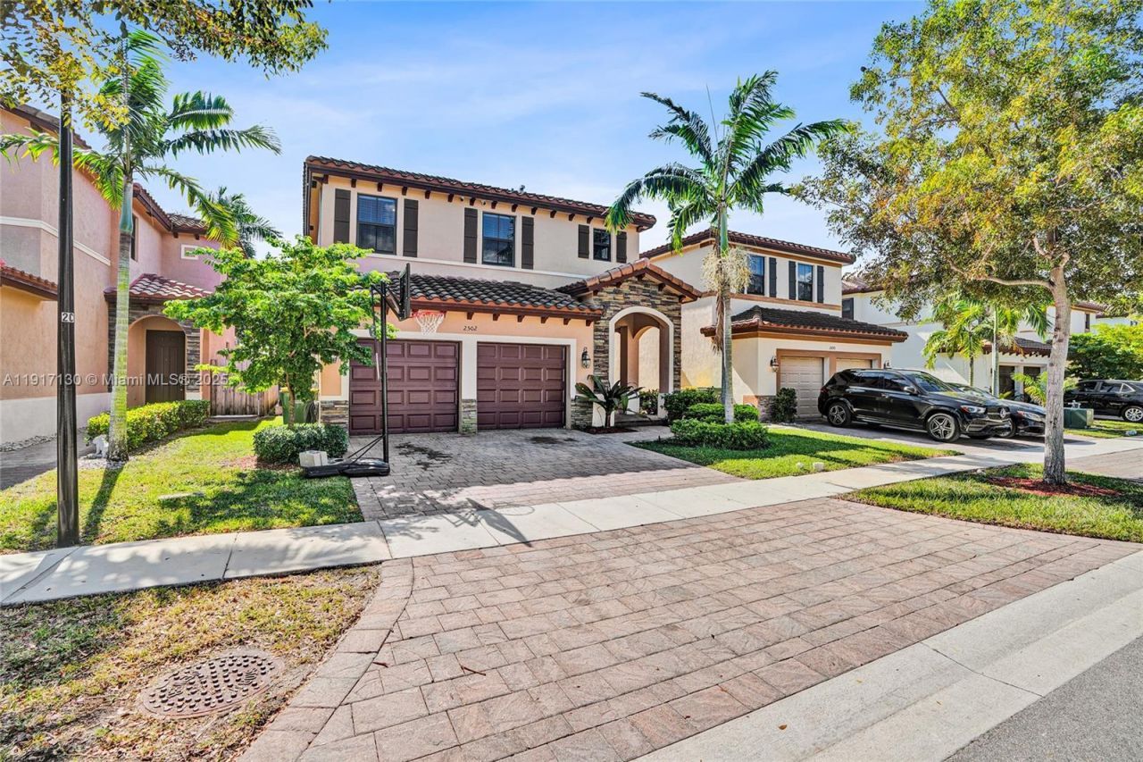 2502 NE 1st St, Homestead, FL 33033 Photo