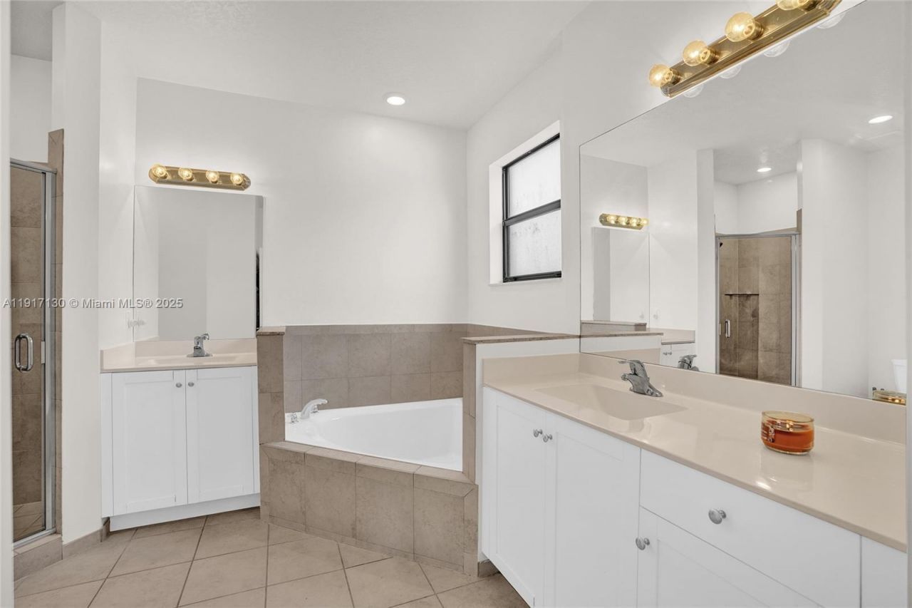 2502 NE 1st St, Homestead, FL 33033 Photo