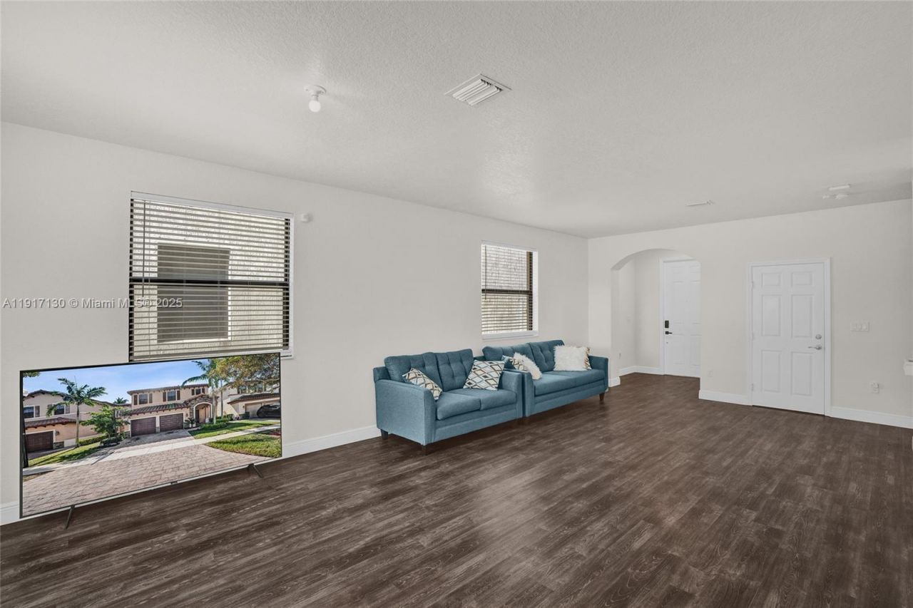 2502 NE 1st St, Homestead, FL 33033 Photo