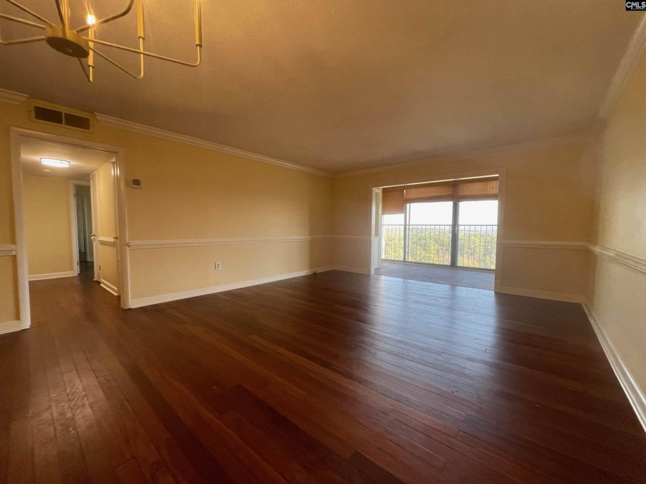 1825 Saint Julian Place Photo 9