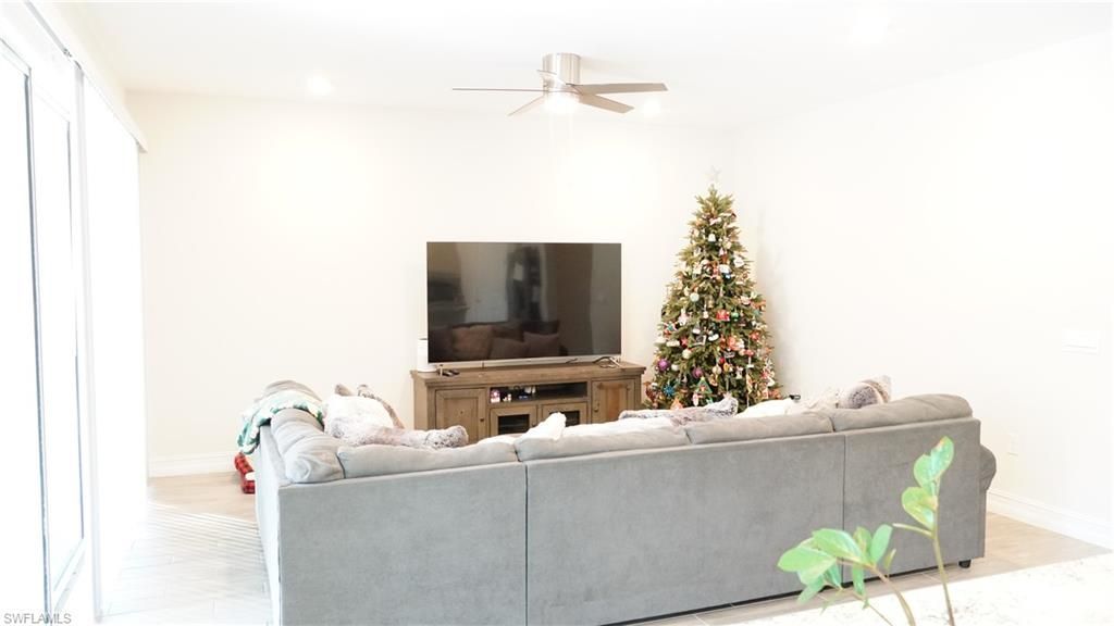 860 Heather Lake Ave, Cape Coral, FL 33993 Photo