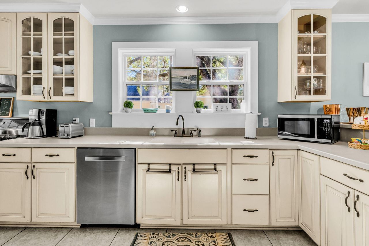 440 Woodland Shores Road Photo 32