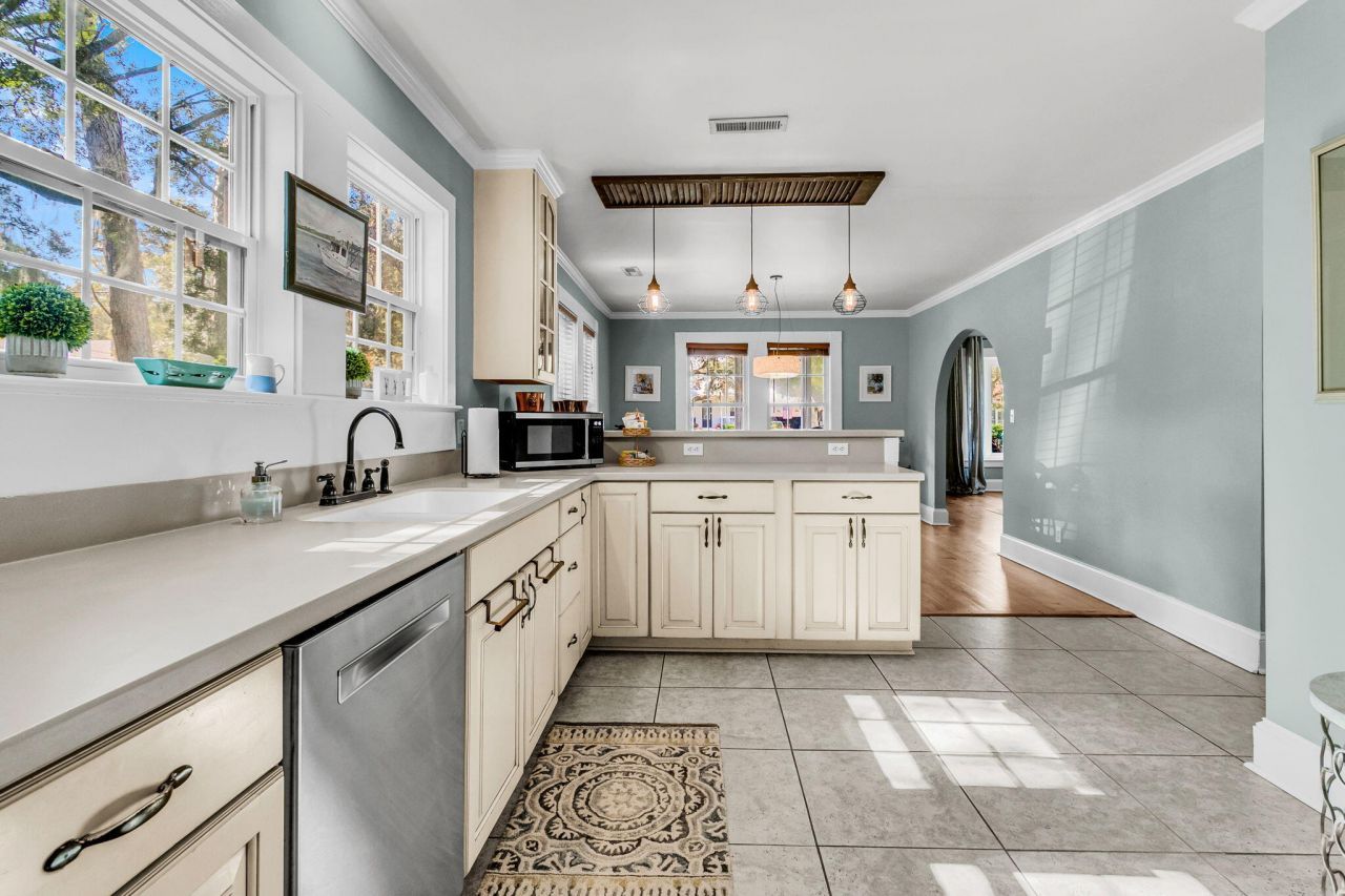 440 Woodland Shores Road Photo 35