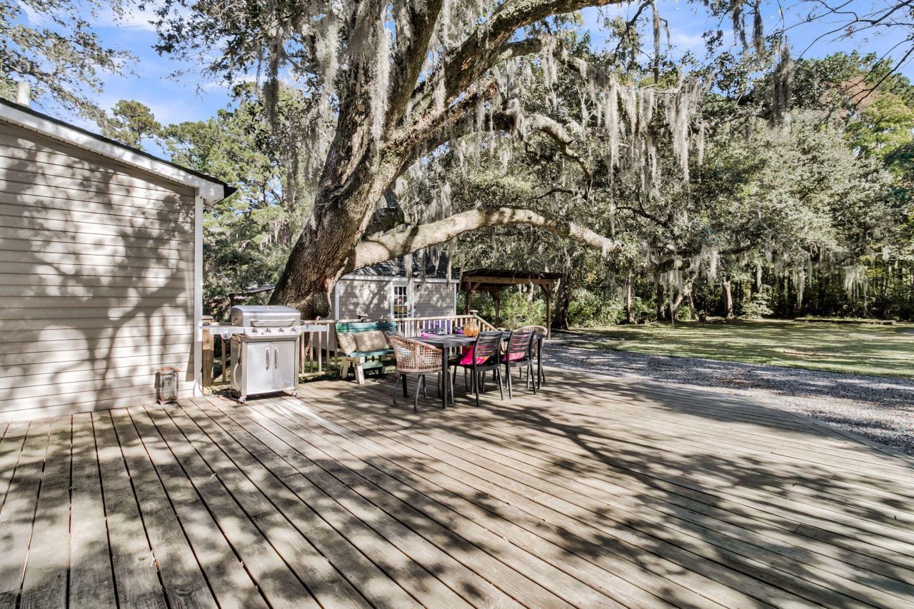 440 Woodland Shores Road Photo 9