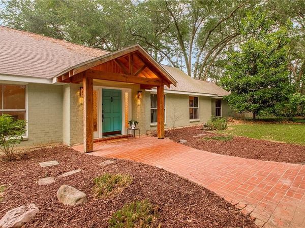 156 OAK HOLLOW Drive, Hammond, LA 70401