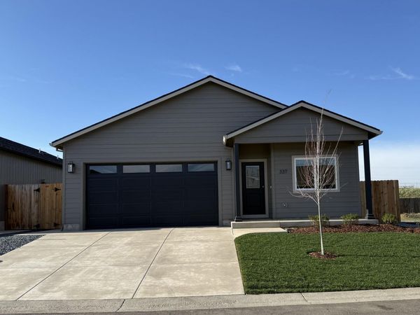 337 Quail Circle, Talent, OR 97540