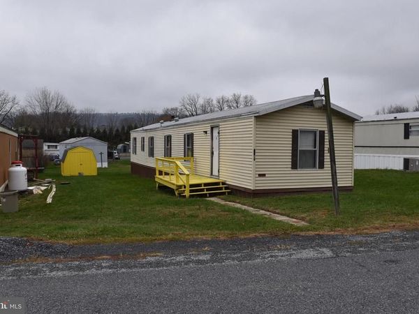 19 HILLSIDE ESTATES, MCCONNELLSBURG, PA 17233