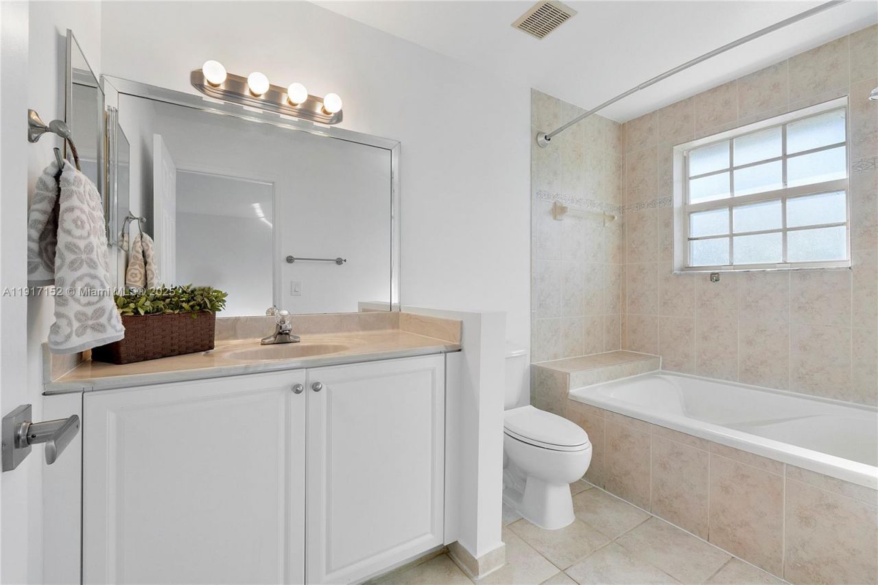 3991 NW 92 Avenue, Sunrise, FL 33351 Photo