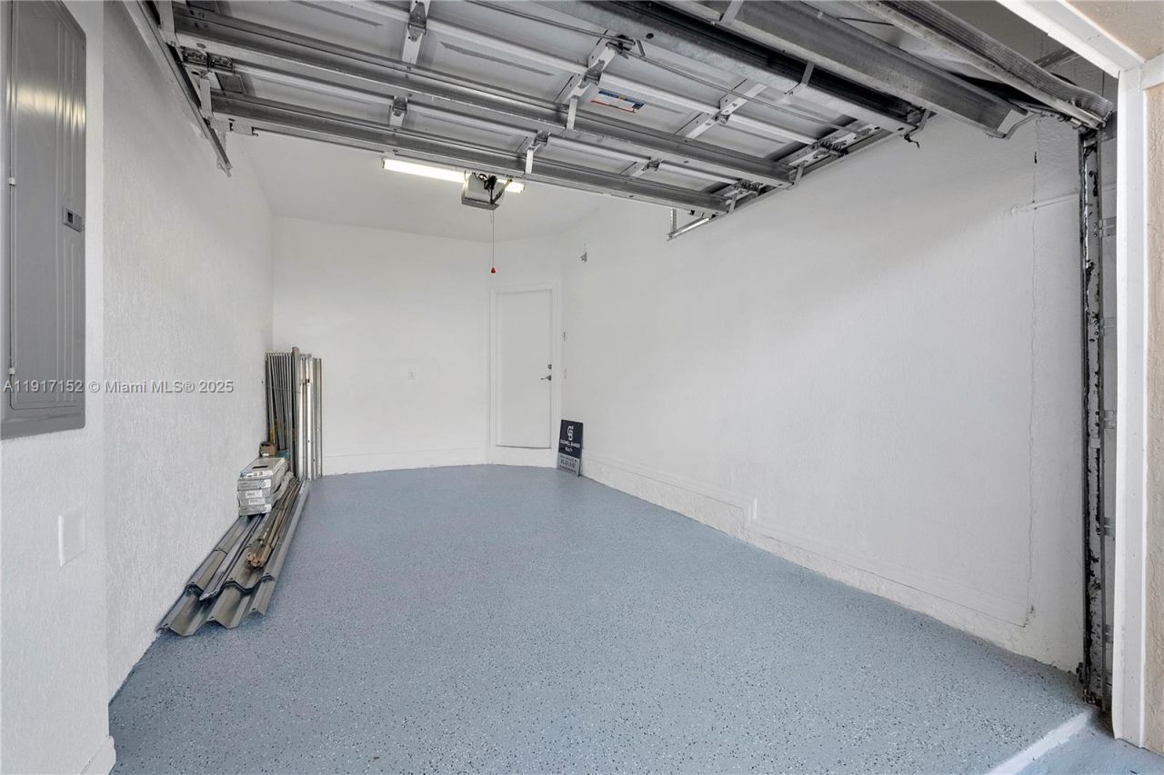 3991 NW 92 Avenue, Sunrise, FL 33351 Photo