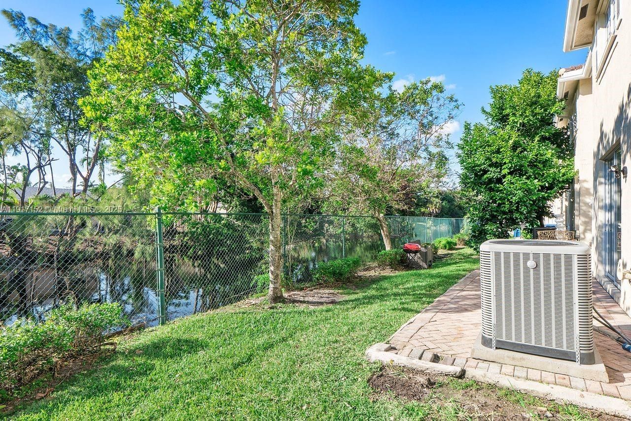 3991 NW 92 Avenue, Sunrise, FL 33351 Photo