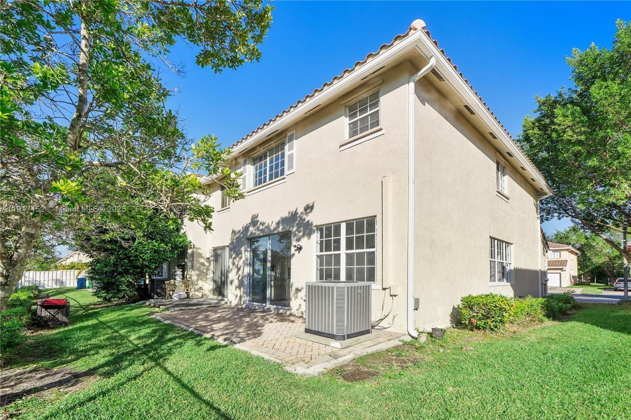 3991 NW 92 Avenue, Sunrise, FL 33351 Photo