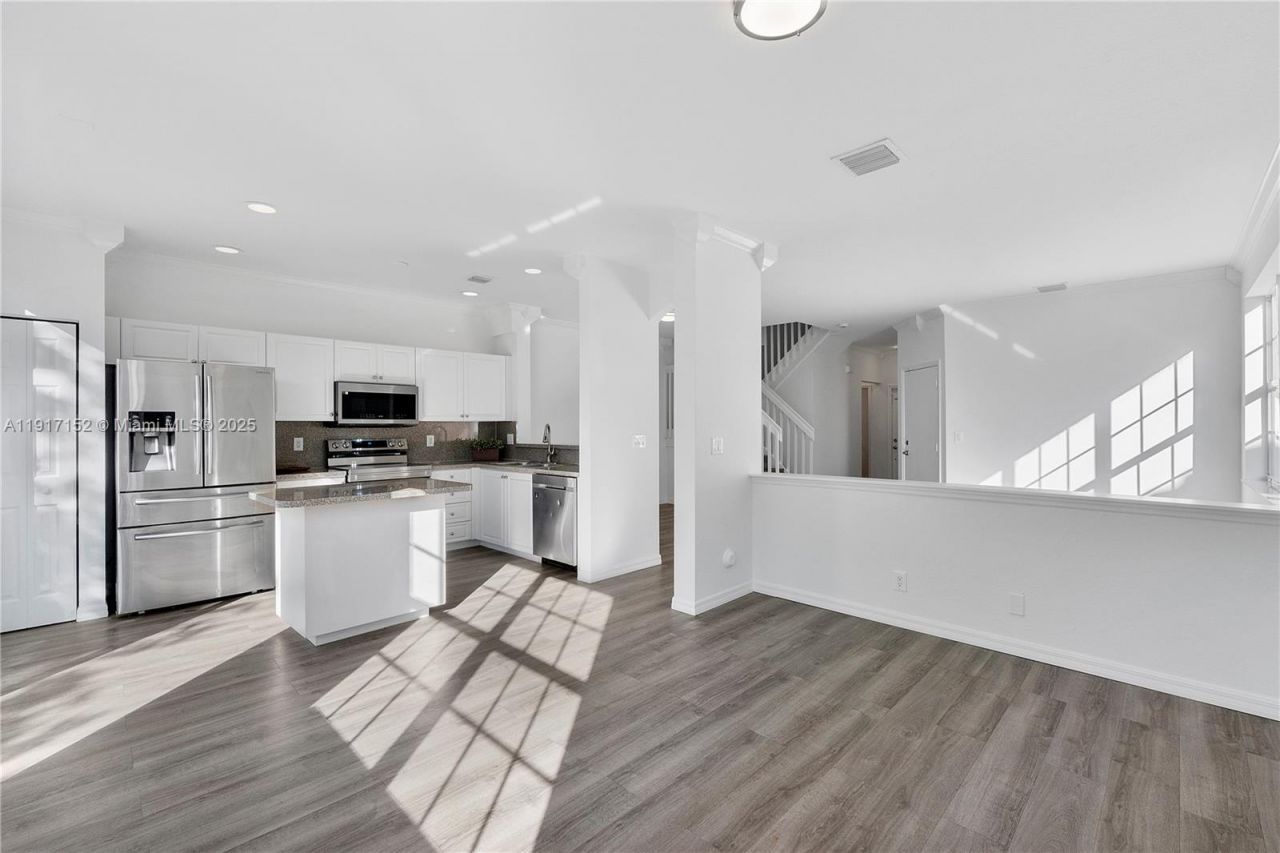 3991 NW 92 Avenue, Sunrise, FL 33351 Photo