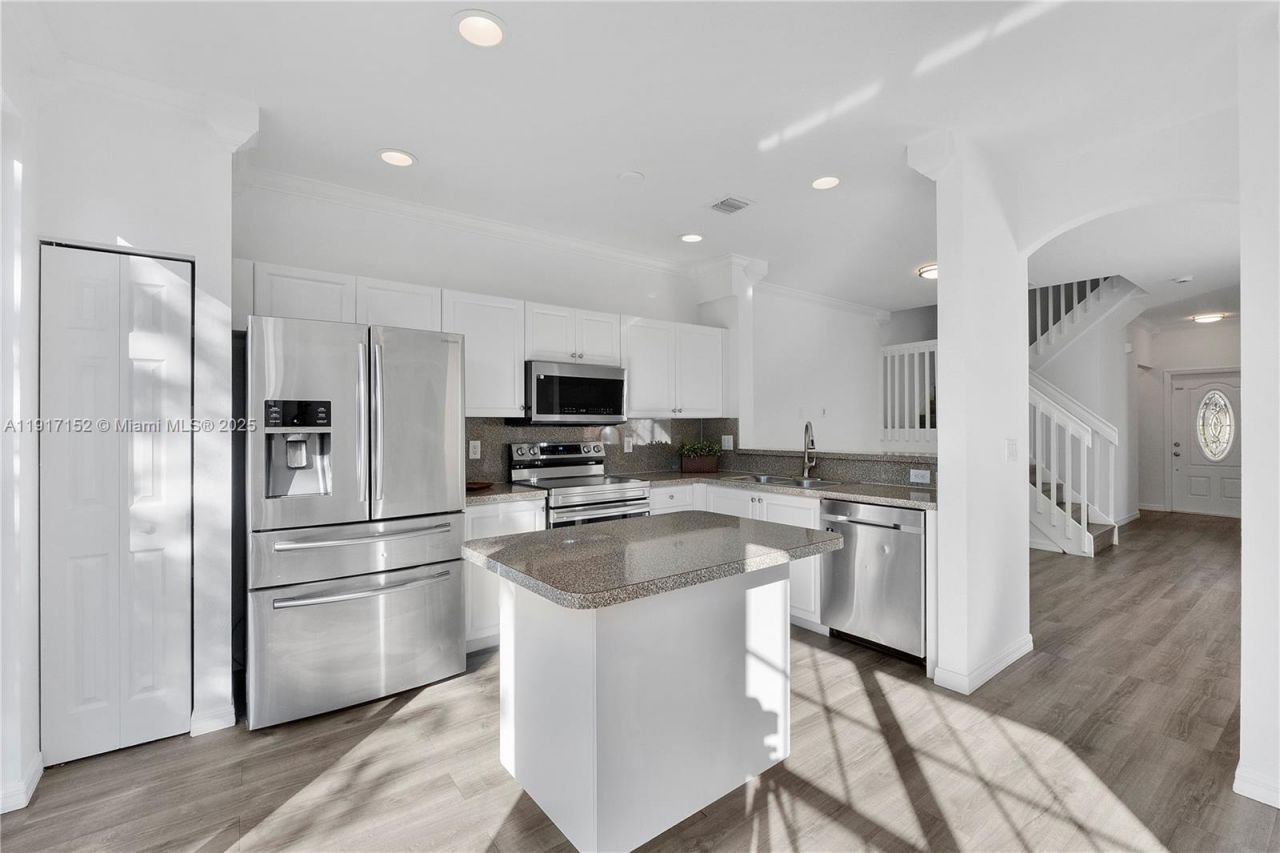 3991 NW 92 Avenue, Sunrise, FL 33351 Photo