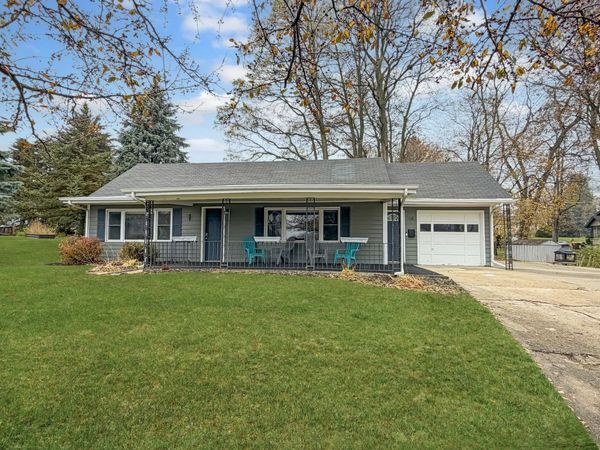108 E South Street, Freeport, IL 61032