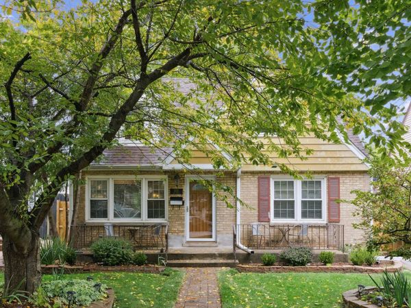 2321 Lee Street, Evanston, IL 60202