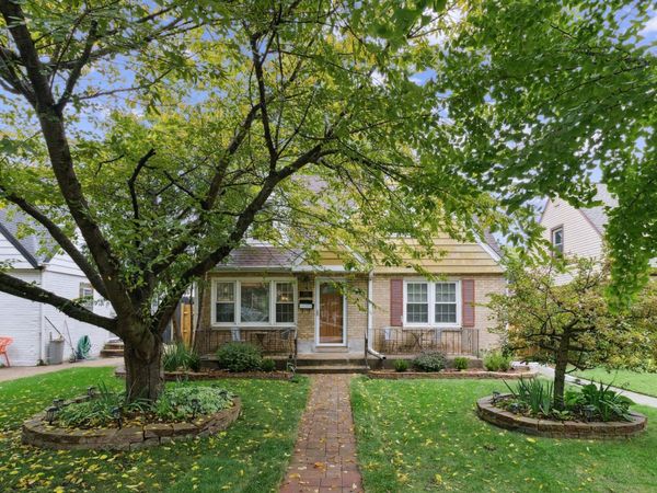 2321 Lee Street, Evanston, IL 60202