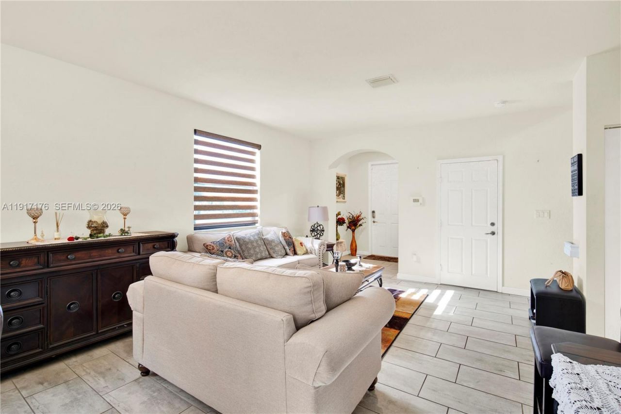 217 NE 23rd Ter, Homestead, FL 33033 Photo