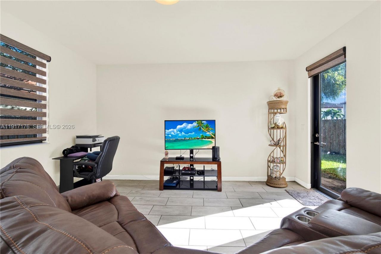 217 NE 23rd Ter, Homestead, FL 33033 Photo