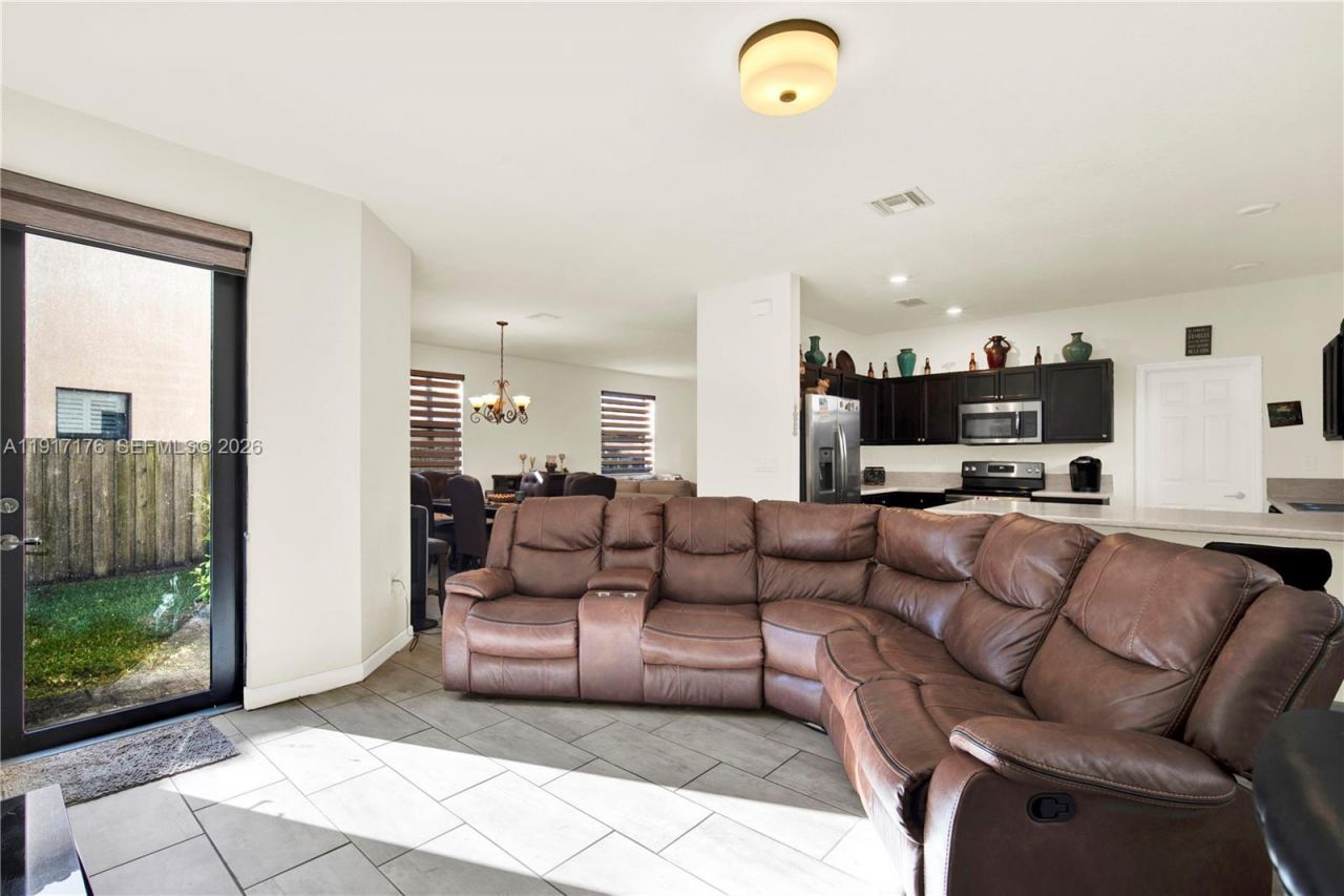 217 NE 23rd Ter, Homestead, FL 33033 Photo