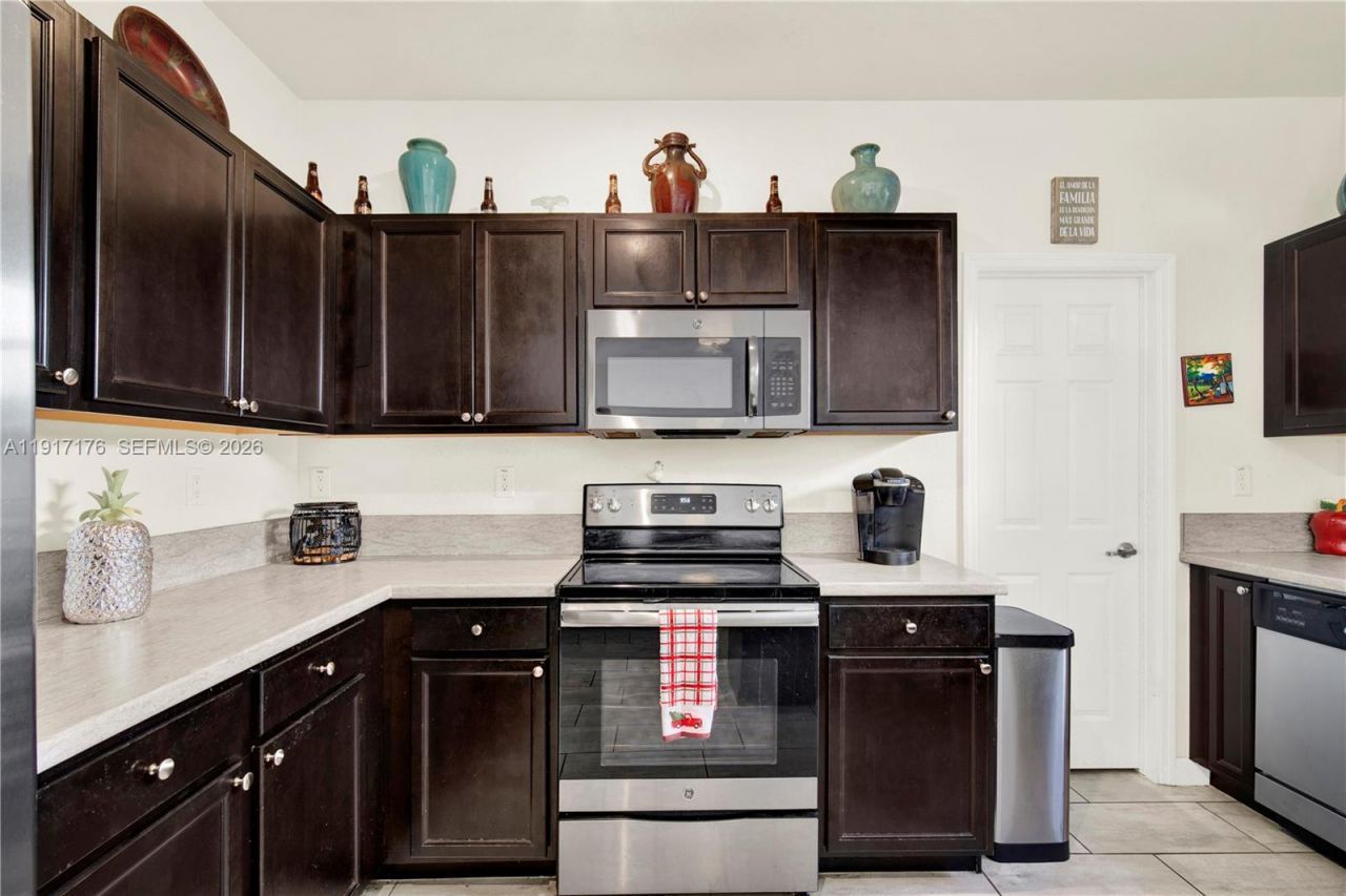 217 NE 23rd Ter, Homestead, FL 33033 Photo