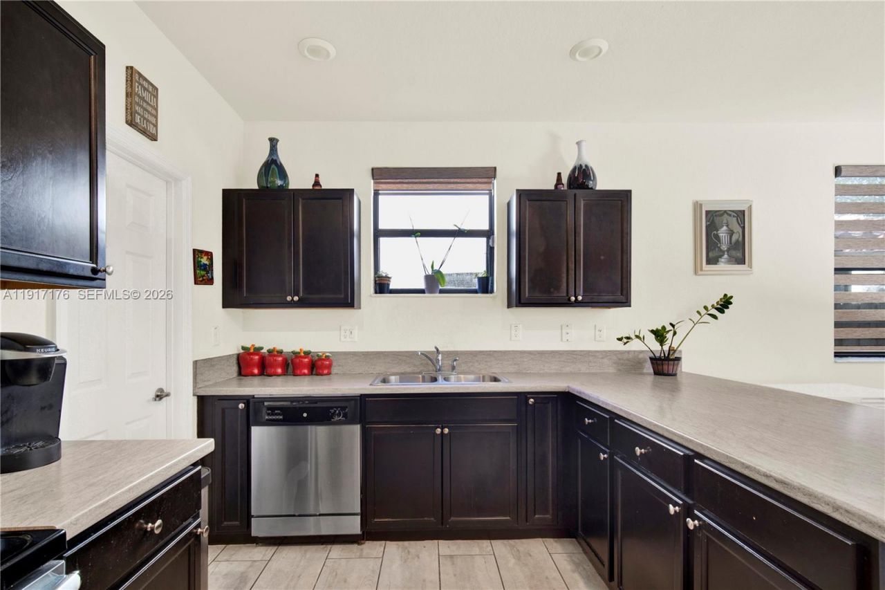 217 NE 23rd Ter, Homestead, FL 33033 Photo