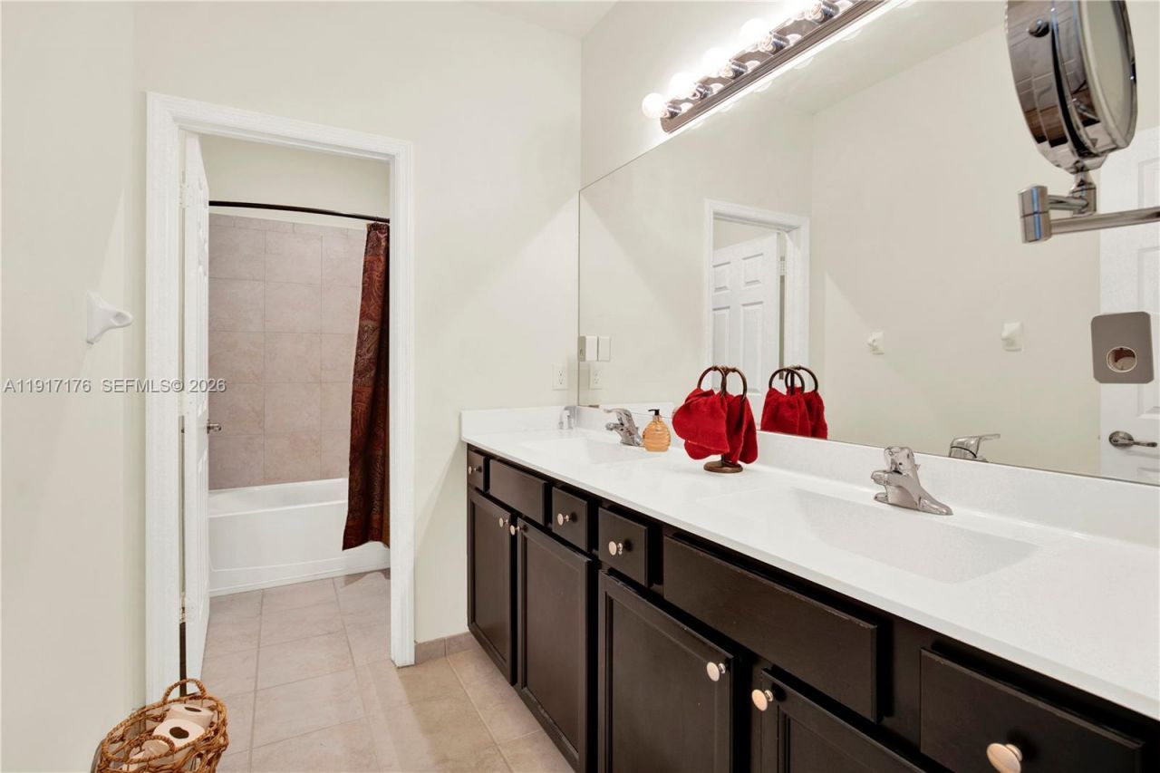 217 NE 23rd Ter, Homestead, FL 33033 Photo