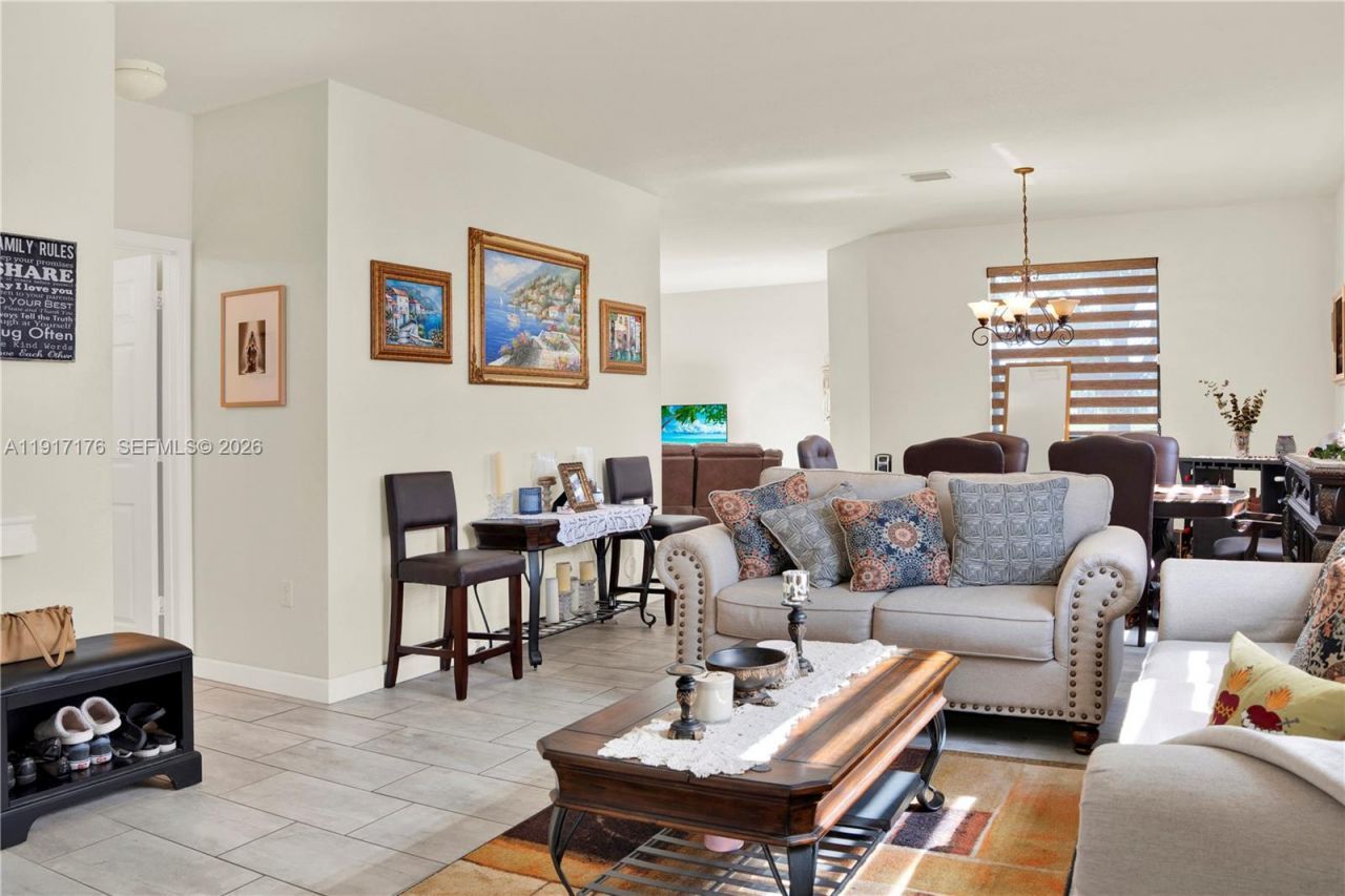 217 NE 23rd Ter, Homestead, FL 33033 Photo