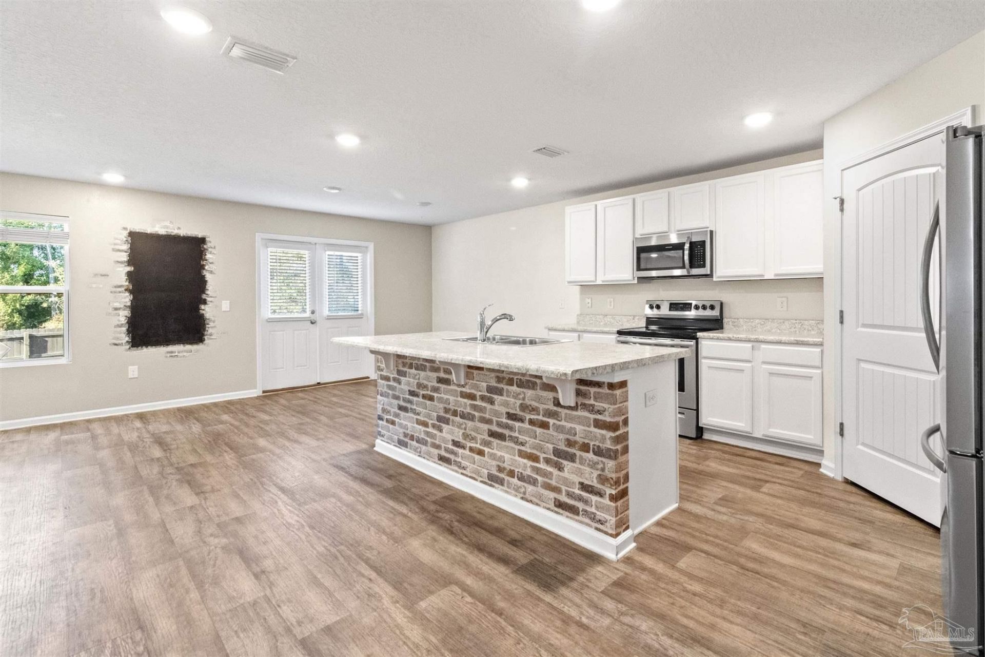 4672 Perception Cir, Milton, FL 32570 Main Photo