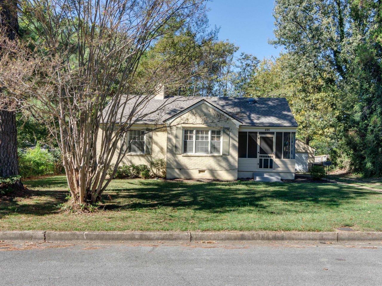 695 Berry Rd, Memphis, TN 38117 Main Photo