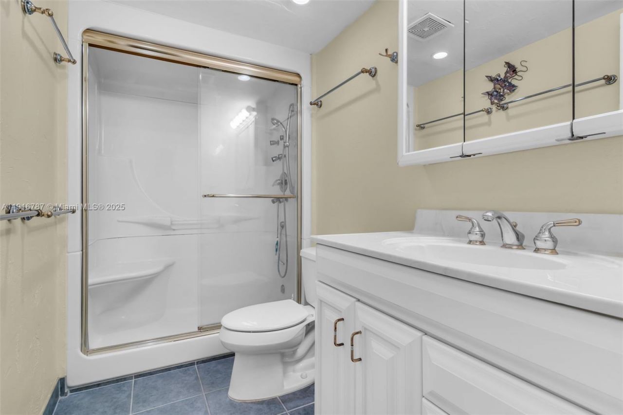 87465 Old Hwy 215 Hwy, Unit 215, Plantation Key, FL 33036 Photo