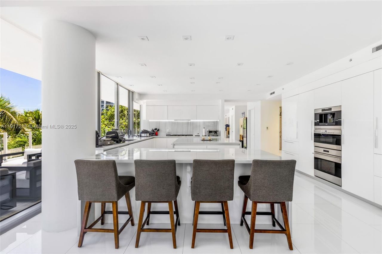 1 Collins Ave, Unit 207, Miami Beach, FL 33139 Photo