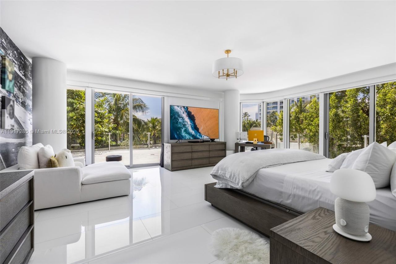 1 Collins Ave, Unit 207, Miami Beach, FL 33139 Photo