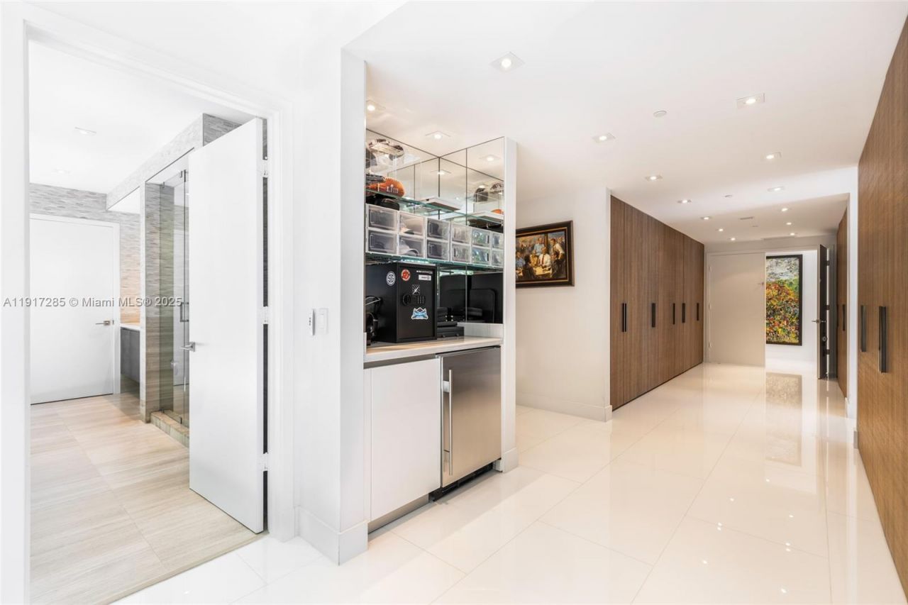 1 Collins Ave, Unit 207, Miami Beach, FL 33139 Photo