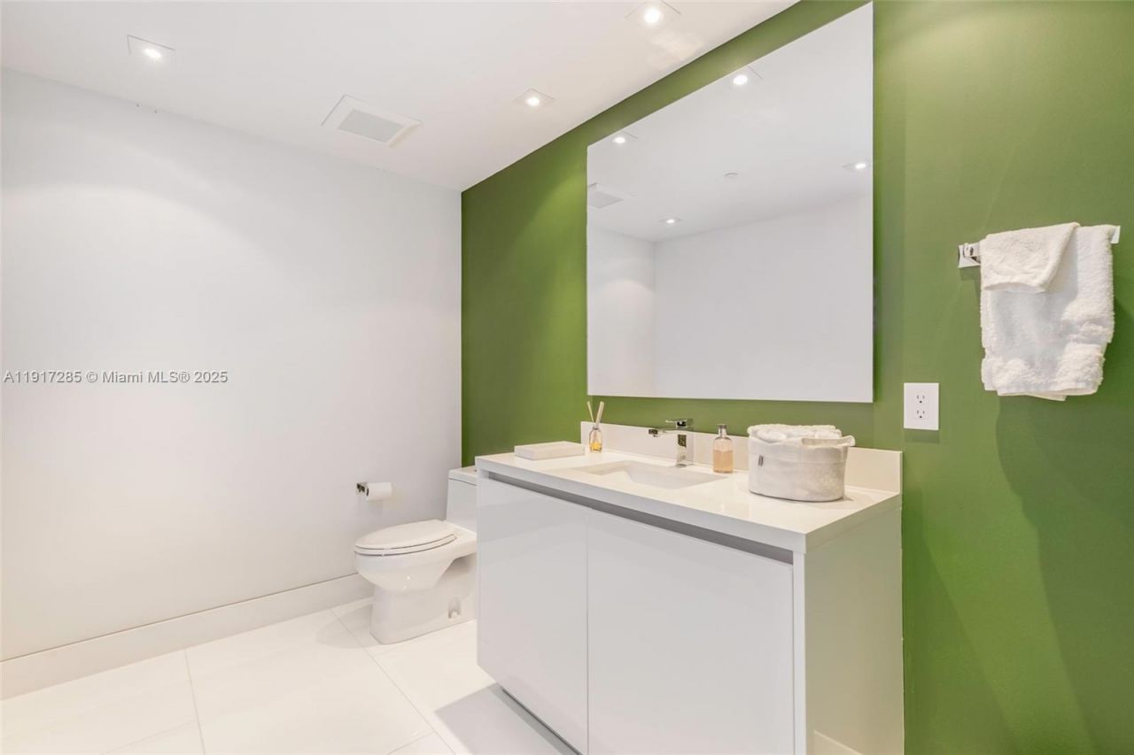 1 Collins Ave, Unit 207, Miami Beach, FL 33139 Photo