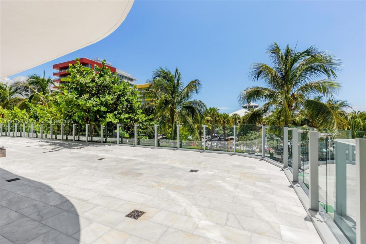 1 Collins Ave, Unit 207, Miami Beach, FL 33139 Photo