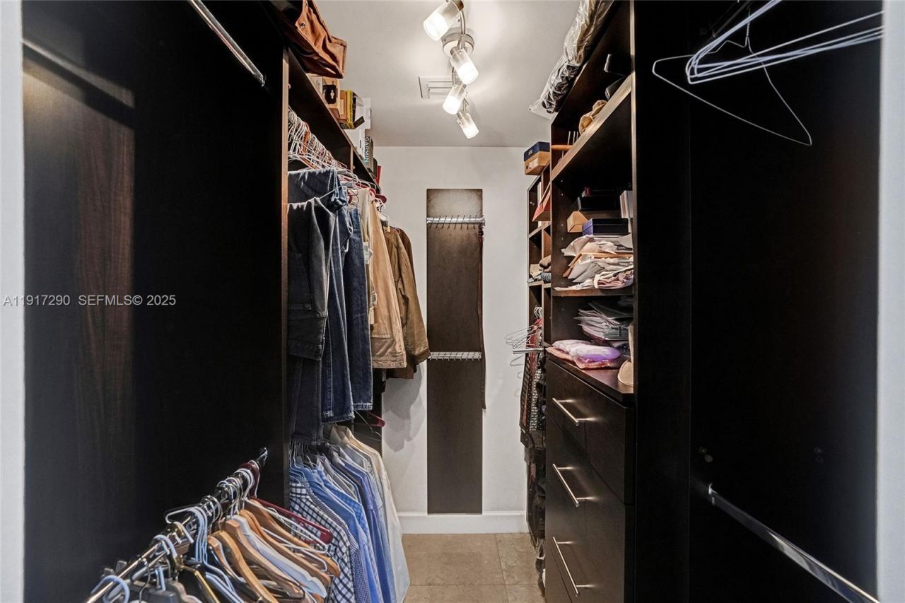 3443 NE 166th St, North Miami Beach, FL 33160 Photo