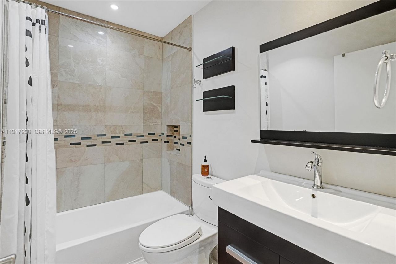 3443 NE 166th St, North Miami Beach, FL 33160 Photo