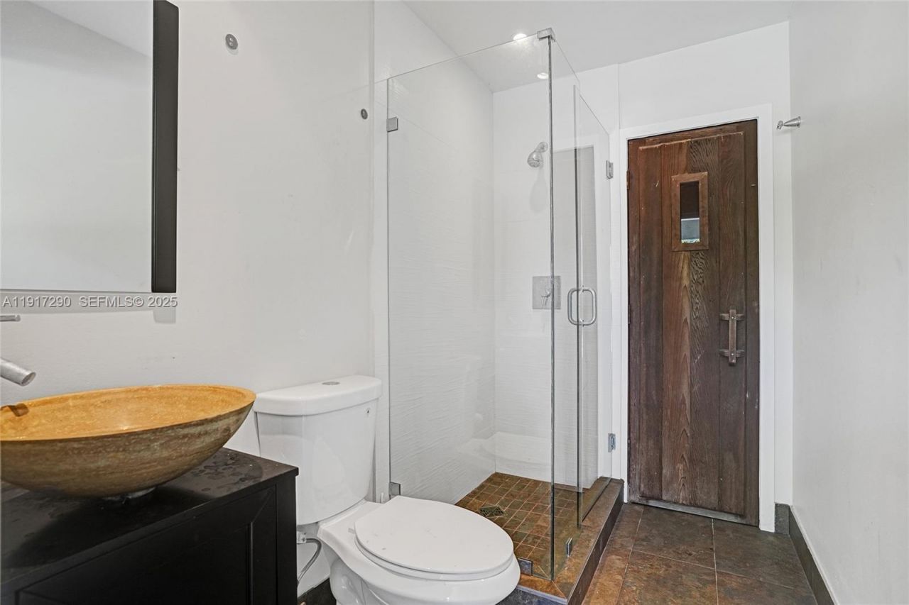 3443 NE 166th St, North Miami Beach, FL 33160 Photo