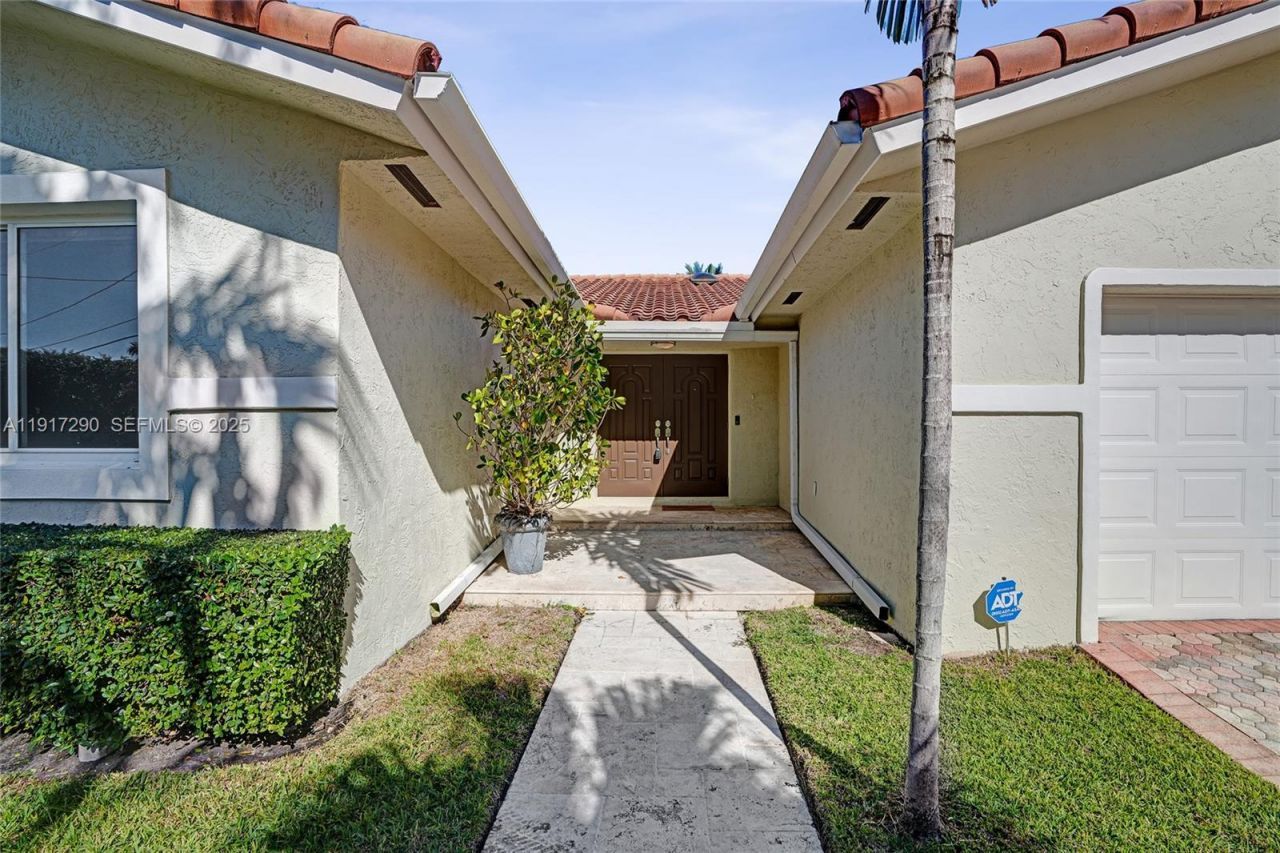 3443 NE 166th St, North Miami Beach, FL 33160 Photo