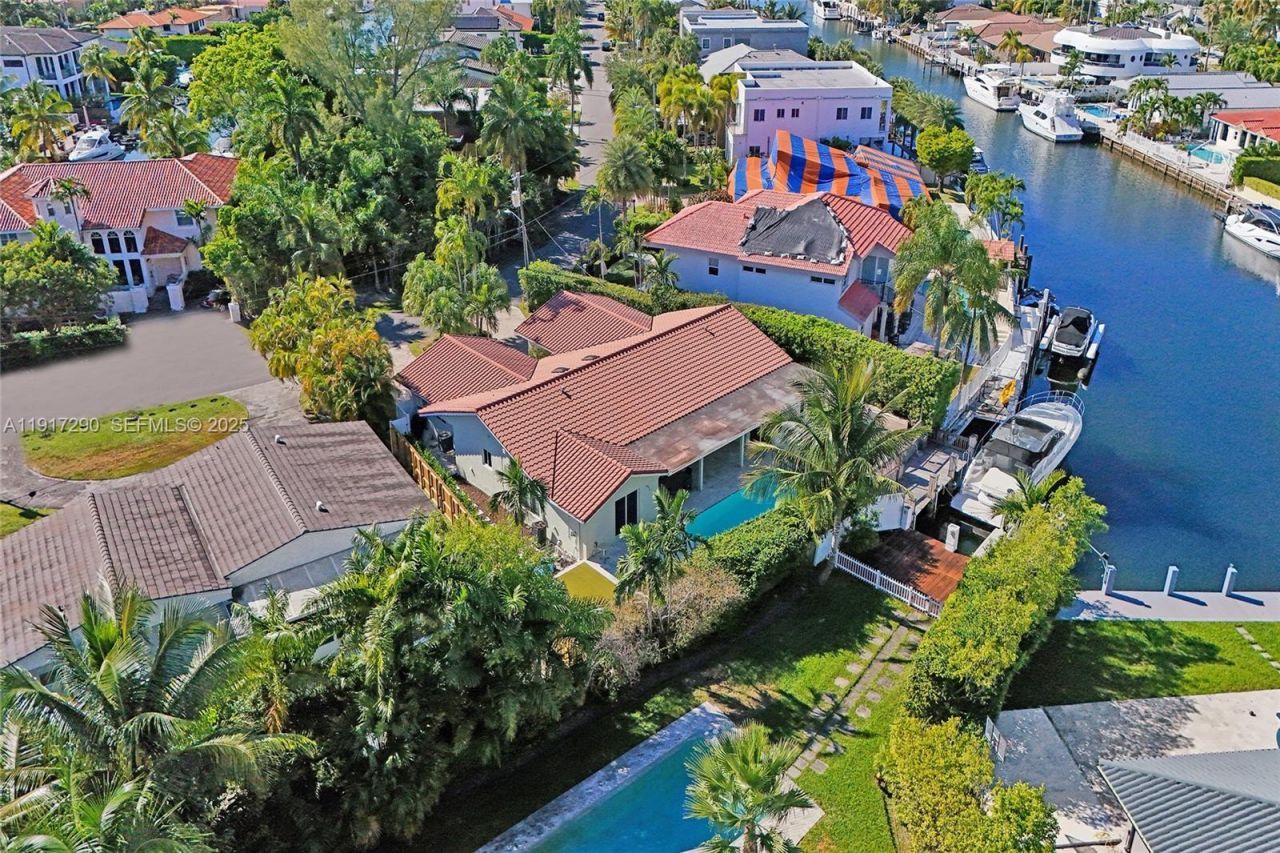 3443 NE 166th St, North Miami Beach, FL 33160 Photo