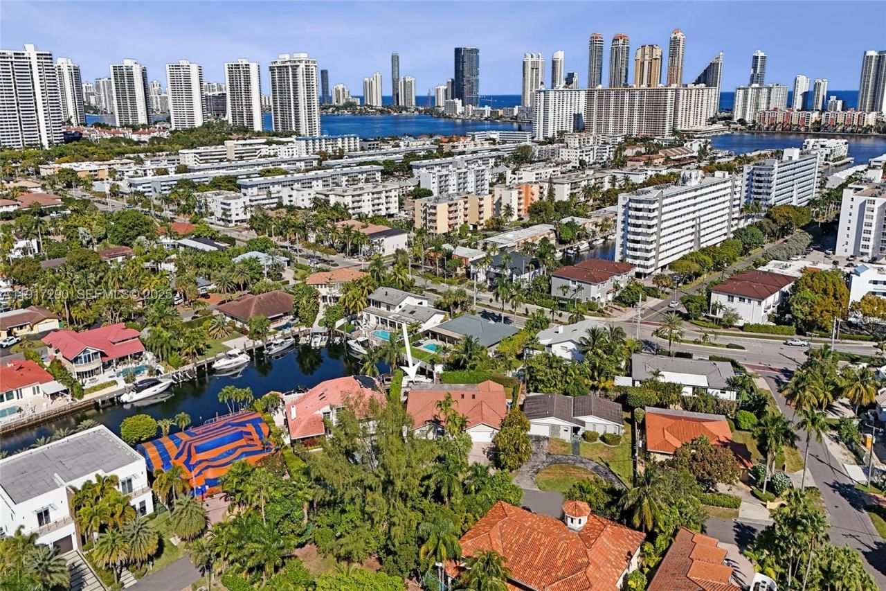 3443 NE 166th St, North Miami Beach, FL 33160 Photo