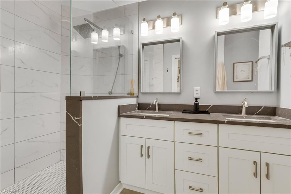 4536 Court Way, Unit 19D, Naples, FL 34109 Photo