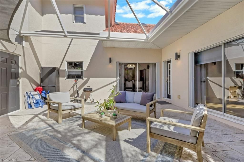 4536 Court Way, Unit 19D, Naples, FL 34109 Photo