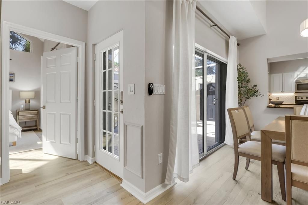 4536 Court Way, Unit 19D, Naples, FL 34109 Photo