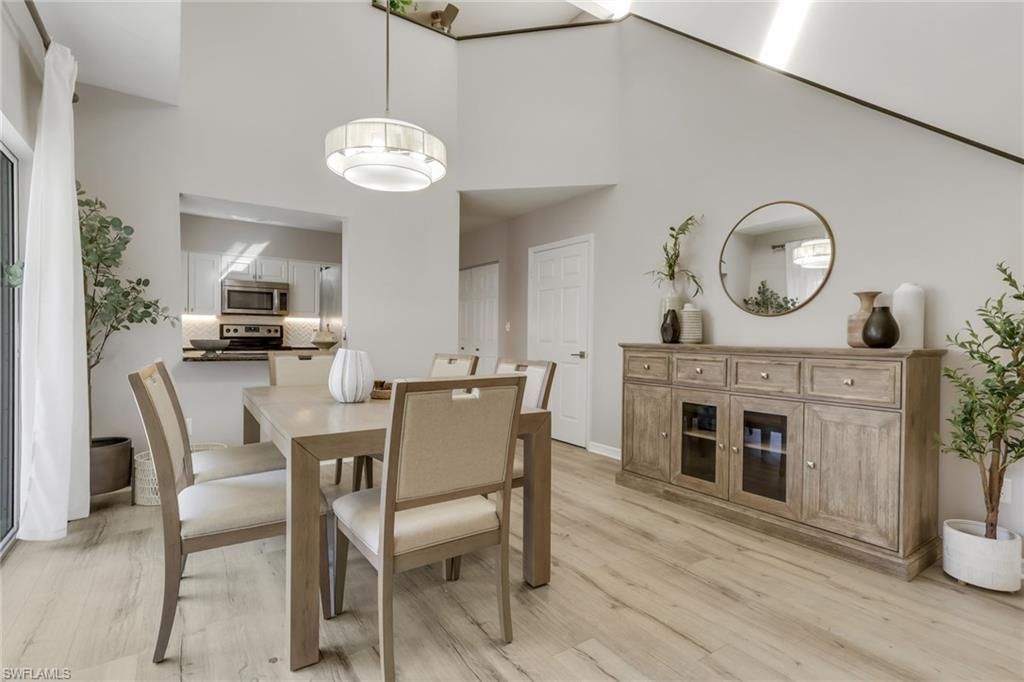 4536 Court Way, Unit 19D, Naples, FL 34109 Photo